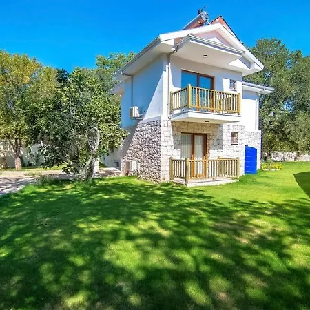 빌라 Genis Bahceli 4+1 Tatil Villasi 페티예