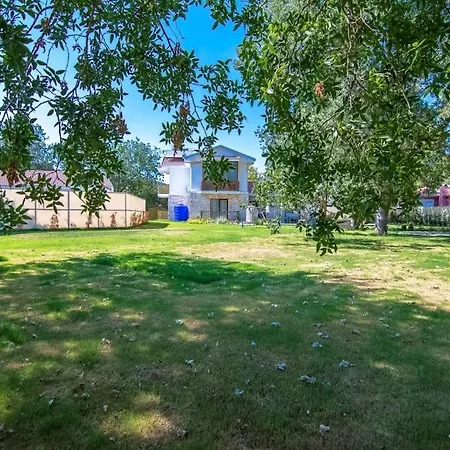 Genis Bahceli 4+1 Tatil Villasi * 페티예
