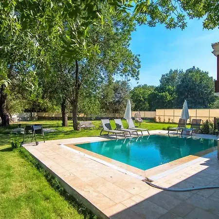 Genis Bahceli 4+1 Tatil Villasi 别墅 费特希耶